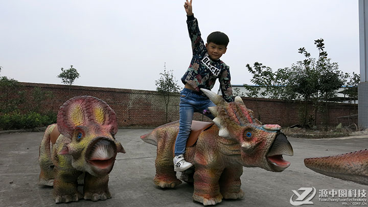 可以騎的仿真恐龍車