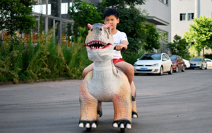 卡通恐龍電動車