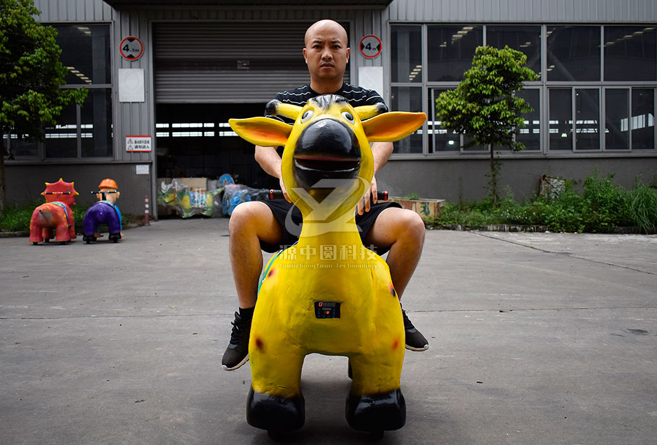 小鹿電動車，小鹿童車，商場騎的小鹿